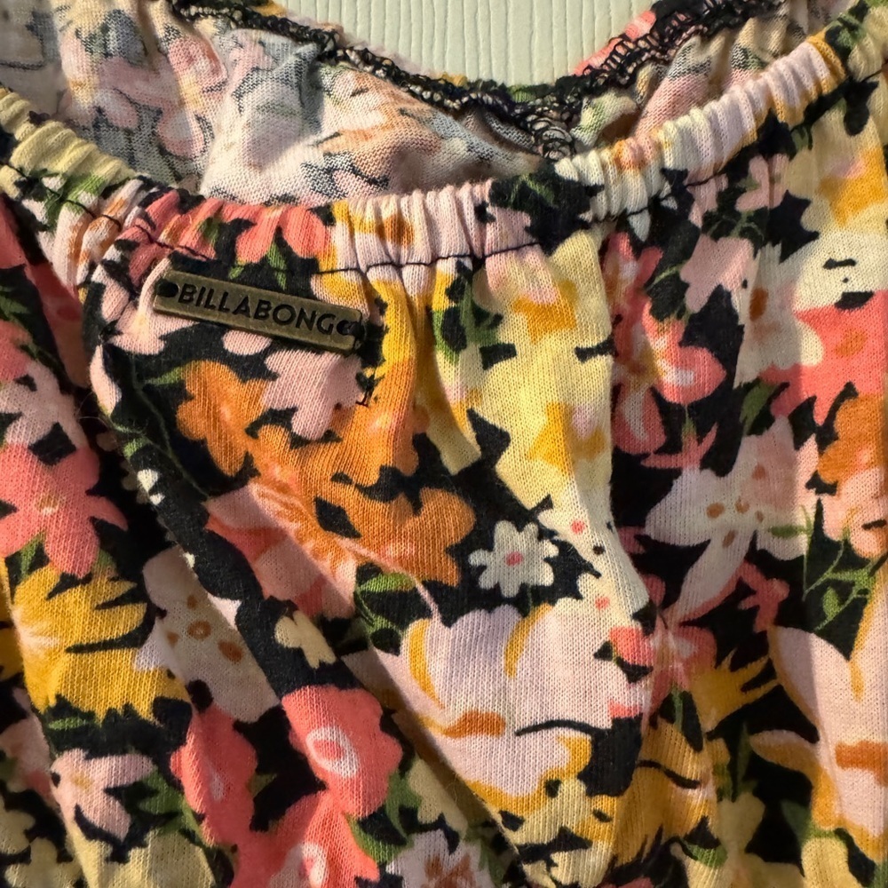 Floral off shoulder Smocked floral crop top NWT sz M - Picture 5 of 5
